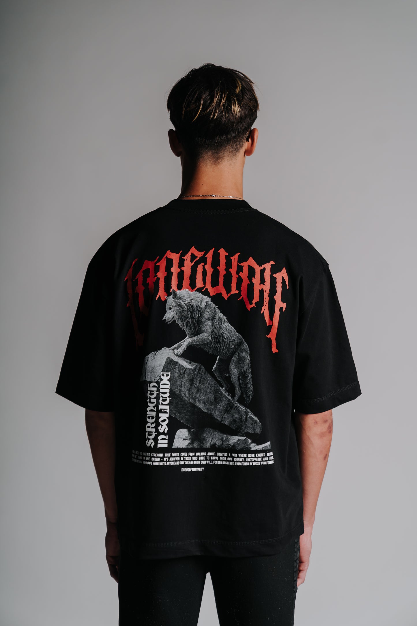 LONEWOLF STATUE OVERSIZED TEE